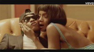 Seyi Shay Grabs Wizkid’s Crotch On Set
