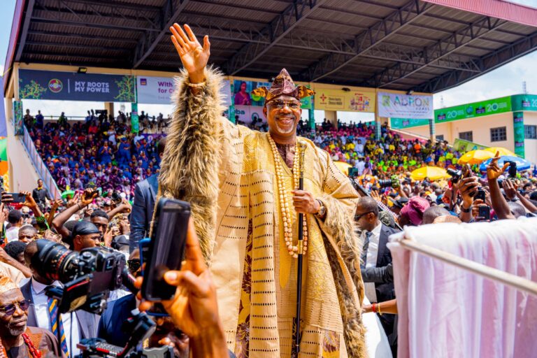 Dapo Abiodun’s Crowd Renting Scandal Mars Awujale’s Burial