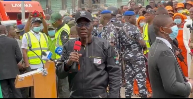 Sanwo-Olu, Hamzat Lead Community Clean-Up in Mushin, Flag Off Monthly Sanitation Drive
