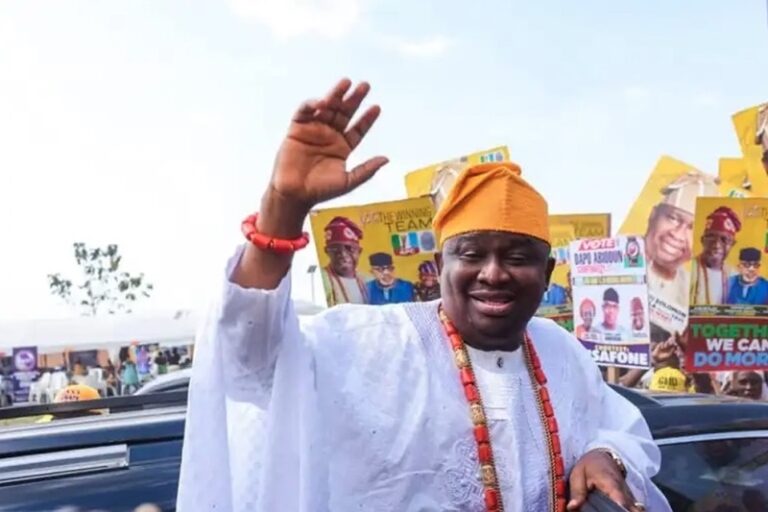 Why Senator Yayi Intends to End OGD, SIA In Ogun State Politics: The Desperation of a Self-Anointed Jagaban